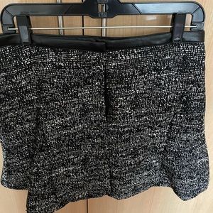 Tweed Skirt with leather trim